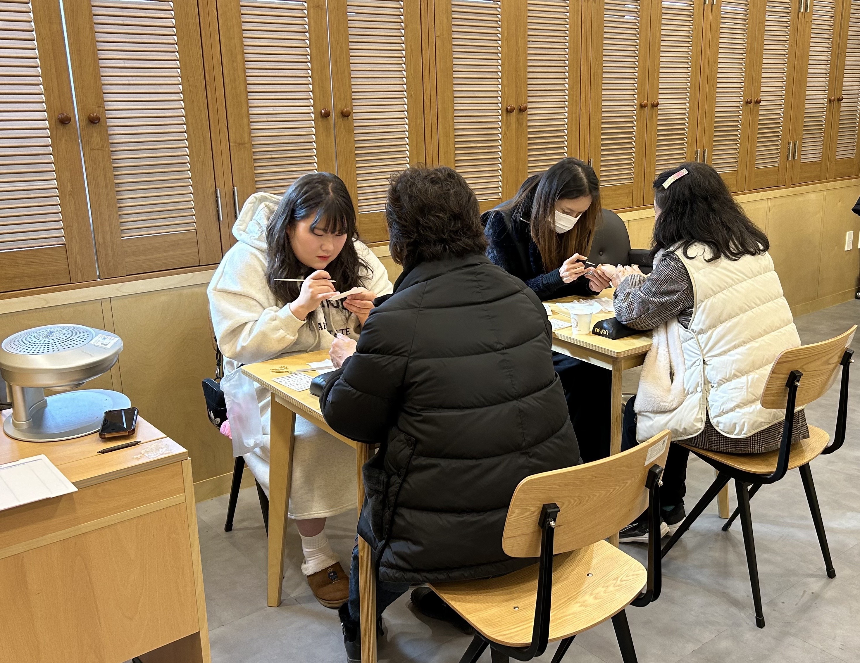 2.네일아트 체험.jpg