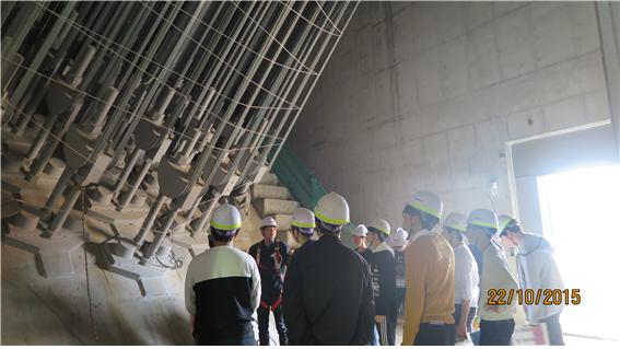 현수교의 정착단 현장설명.jpg